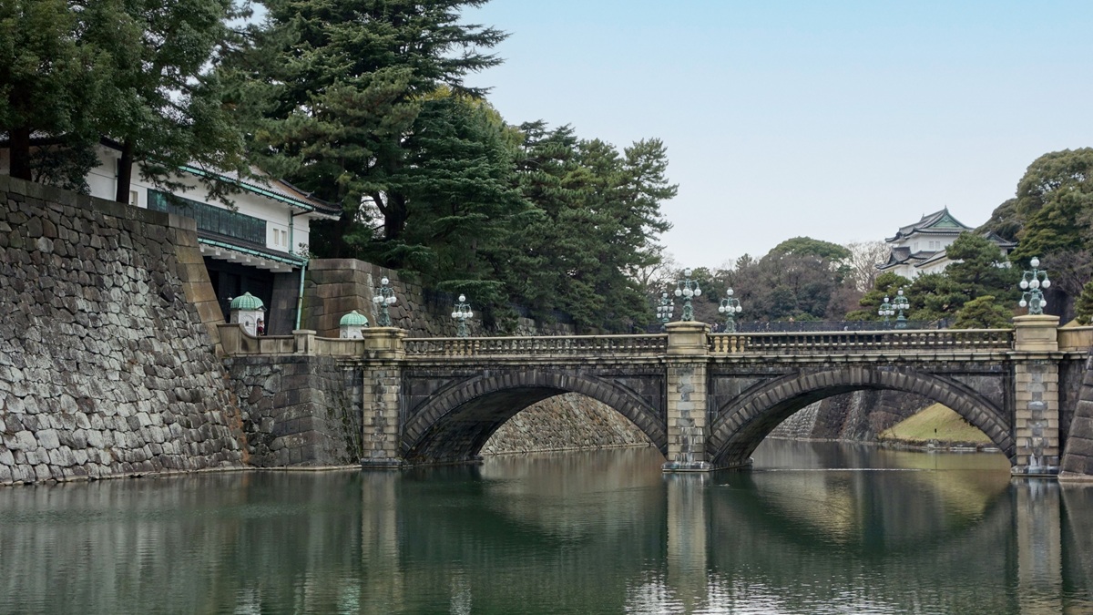 憲法2:天皇の役割とは?憲法から読み解く“象徴天皇制”をわかりやすく解説 – 行政書士ステップノート